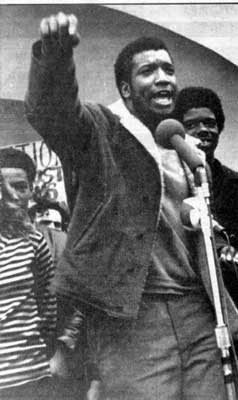 Fred Hampton 30 augustus 1948 – 4 december 1969 >> mensenrechtenactivist vermoord door FBI en Chicago politie