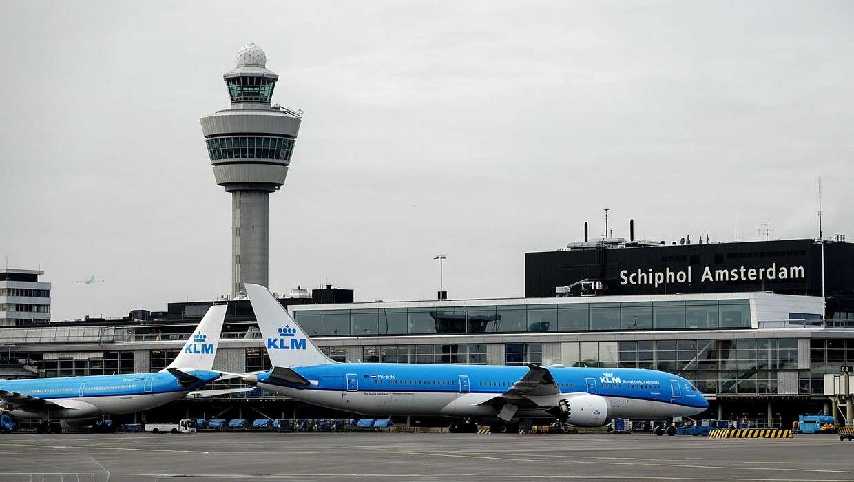Schiphol mag groeien aldus o.a. Maxim Verhagen (ex-CDA-minister en voorzitter Bouwend NL)