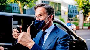 Rutte (door media geroemd VVD premier) stelt dat het nu niet de tijd is om Hongarije en Polen te straffen
