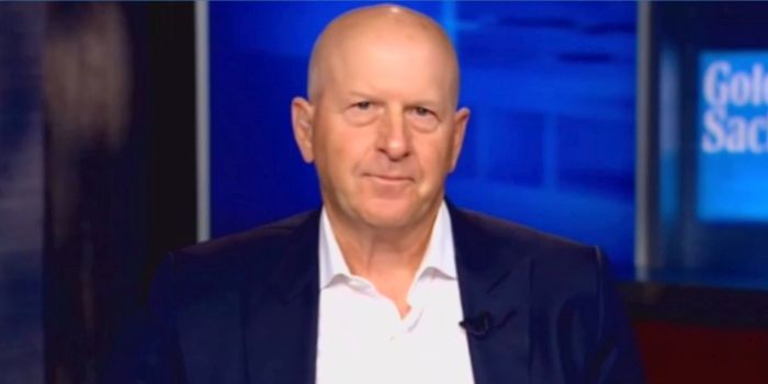 Goldman Sachs topgraaier ‘krijgt’ een loonsverlaging van 10 miljoen, moet je nagaan……