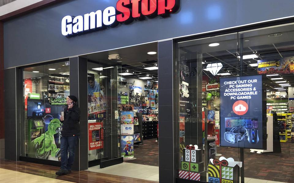 Janet Yellen (VS minister van financiën) houdt het vernietigen van bedrijven middels short selling in stand…..