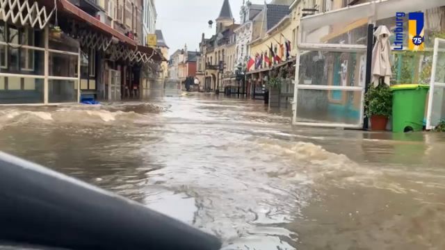 Rutte (VVD premier) ‘belooft’ de wateroverlast slachtoffers te helpen……