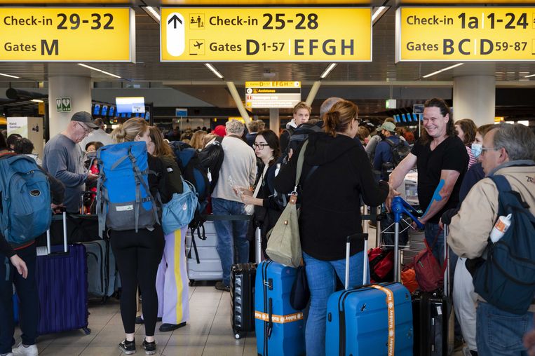 Schiphol en ‘vakantieslachtoffers’ van onderbetaling bagageafhandeling en schandelijke hubfunctie