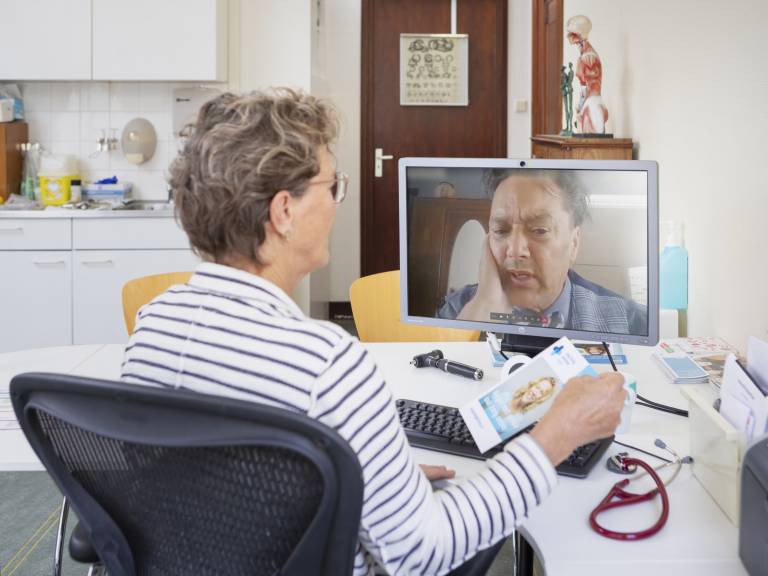 Rutte 4 gaat verder bezuinigen op de zorg terwijl de zorgvraag alleen maar toeneemt, moord middels oorlogsvoering is veel belangrijker…..