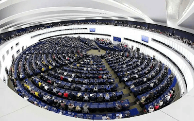 Contracten voor Pfizer vaccin blijven geheim, logisch toch als het om een enorme bak belastinggeld gaat……